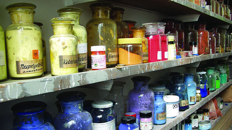 Farben im Regal @ Akademie der bildenden Künste Farben im Regal @ Akademie der bildenden Künste