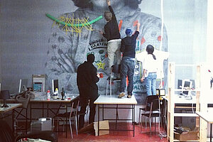 Atelier in der Akademie Studierende in einem Atelier in der Akademie