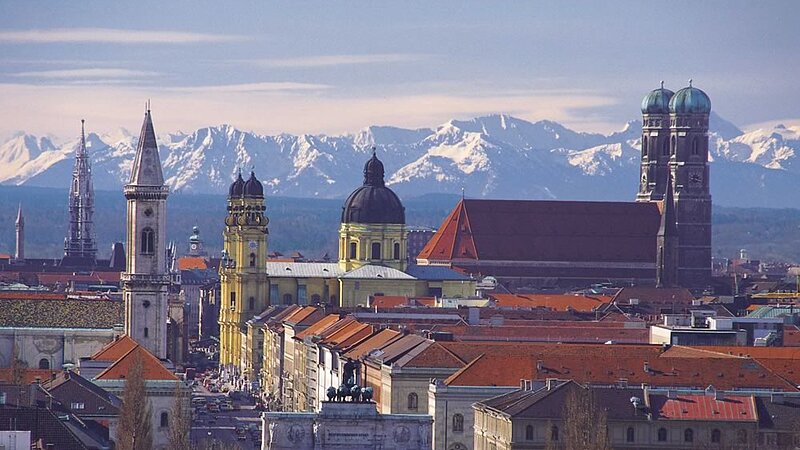 @ ... Munich Skyline in front of the Alps