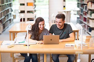 Studierende in der Zentralbibliothek