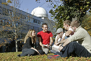 @ Uni BW Studierende auf dem Campus