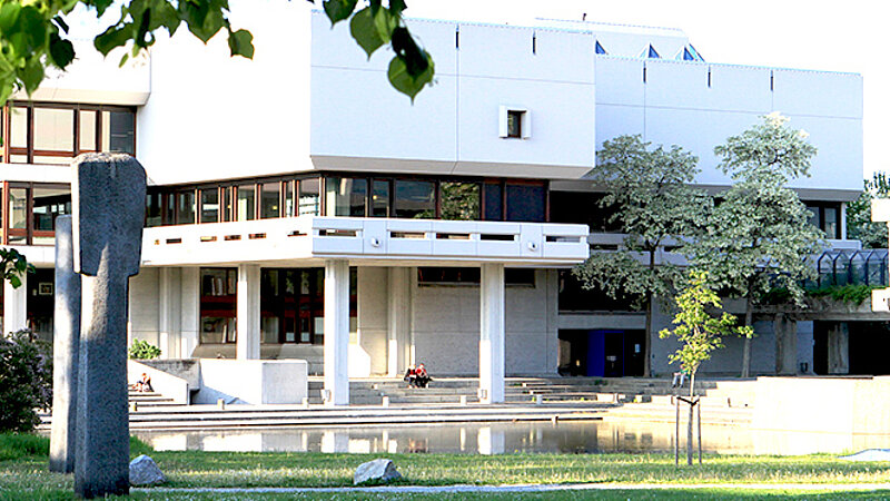 @ UR Universitätsgebäude