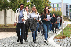 Internationale Studierende auf dem Campus