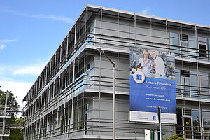 © Lucas Brisco University building