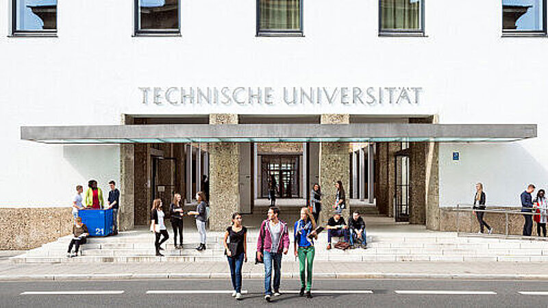 @ TUM Haupteingang der Universität